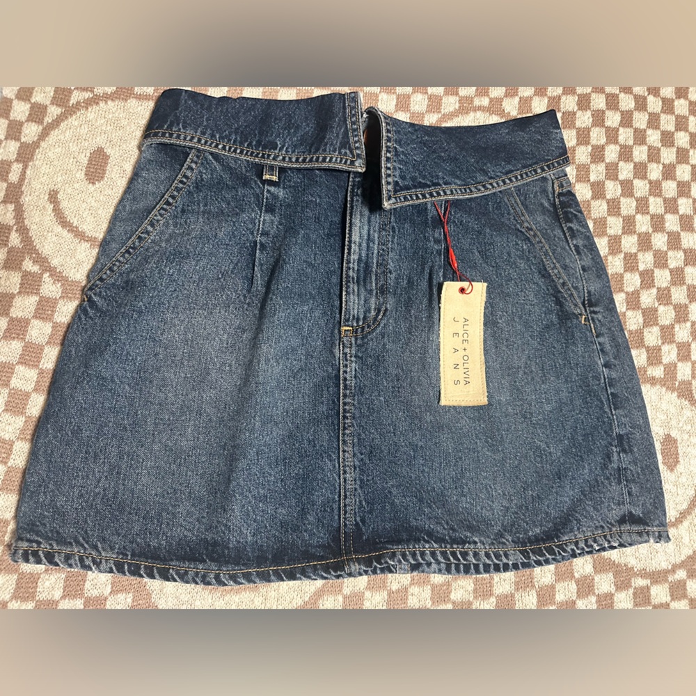 NWT Alice + Olivia denim mini skirt size 27 (4)